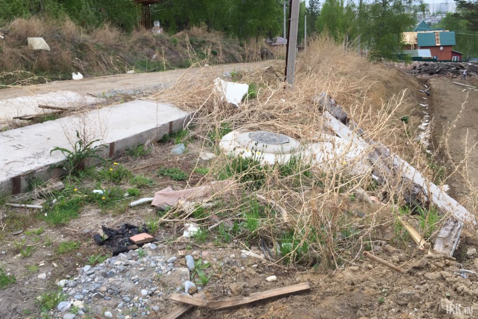 По словам Владимира, скважину в поселке также пробурили без разрешительной документации