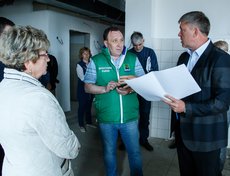 Стройку проверил мэр Иркутского района Леонид Фролов