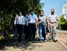 Представители администрации Иркутска проверили ход ремонта дорог, который ведется в рамках национального проекта «Безопасные и качественные автомобильные дороги».