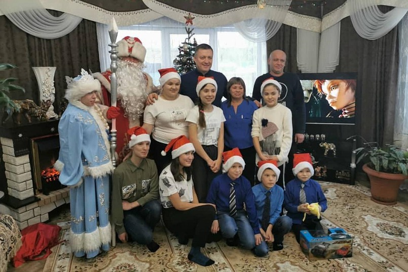 Новый 2020 год Игорь Кобзев встретил в Тулуне, с пострадавшими от наводнения семьями