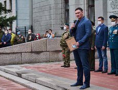Мэр Иркутска Руслан Болотов: «ВДВ по праву считается элитой вооруженных сил. Будь то совсем молодые мальчишки или уже опытные бойцы – вы на деле подтверждаете справедливость легендарного девиза: „Никто, кроме нас“!».