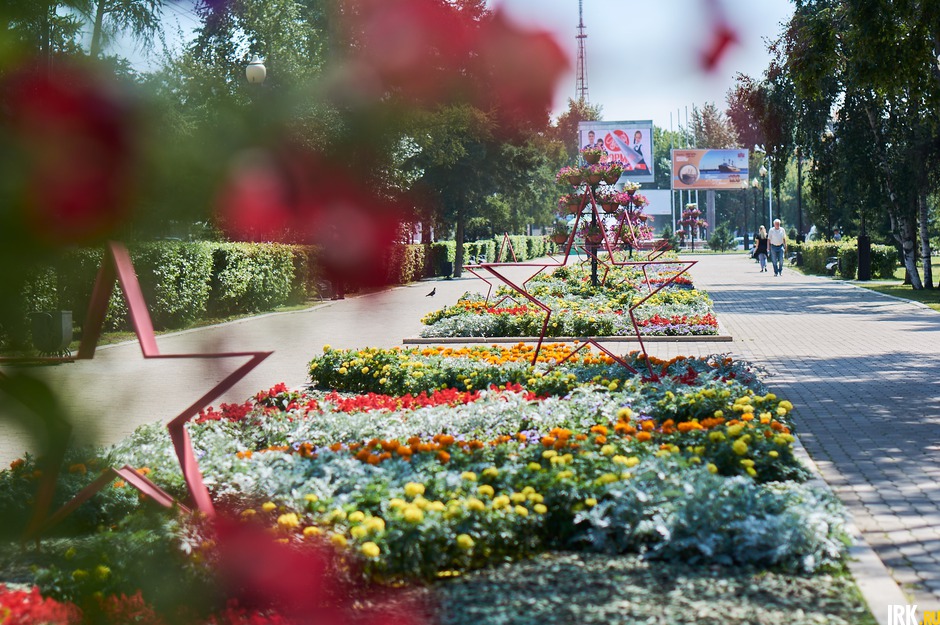 Аллея вдоль улицы Ленина