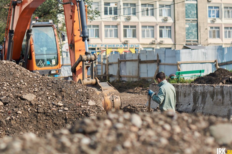 Сейчас идет капитальный ремонт улицы Култукская, на который направили более 300 миллионов рублей