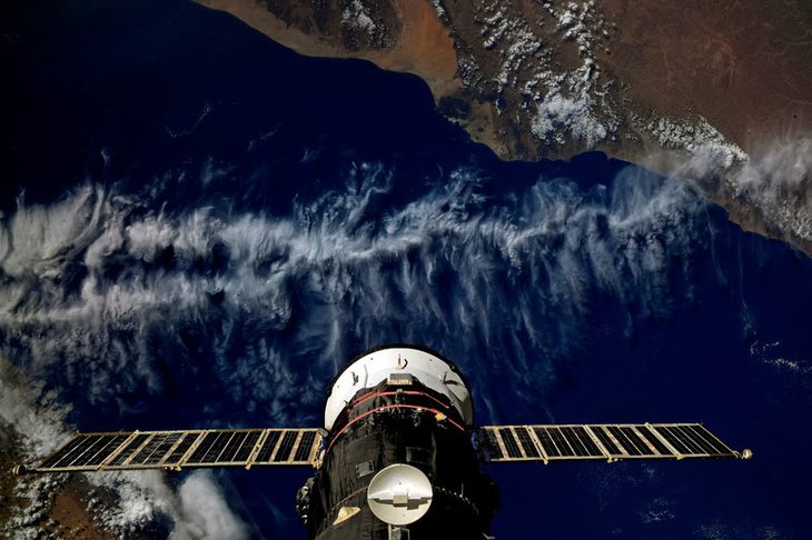 Международная космическая станция пролетает на Йеменом. Фото Роскосмос