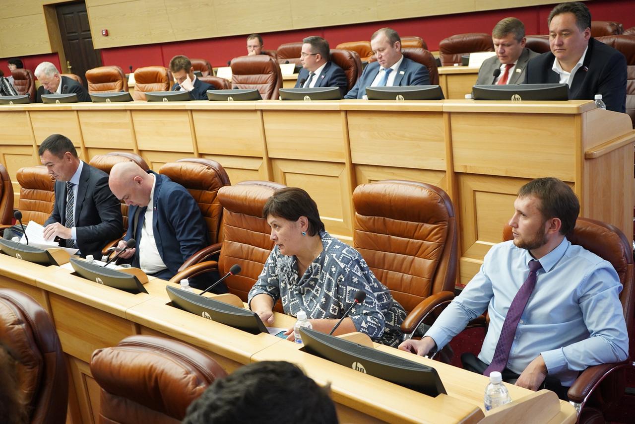 Ирина Синцова по итогам приема граждан отметила — многие не знают, куда платить за вывоз ТКО