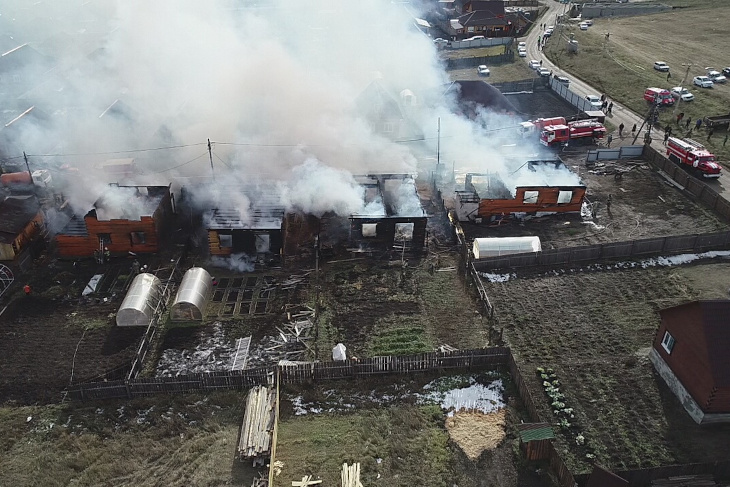 Пожар в Грановщине. Фото пресс-службы ГУ МЧС России по Иркутской области