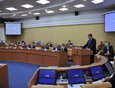 Руслан Болотов представляет депутатам свою программу развития Иркутска во время рассмотрения кандидатов на должность мэра