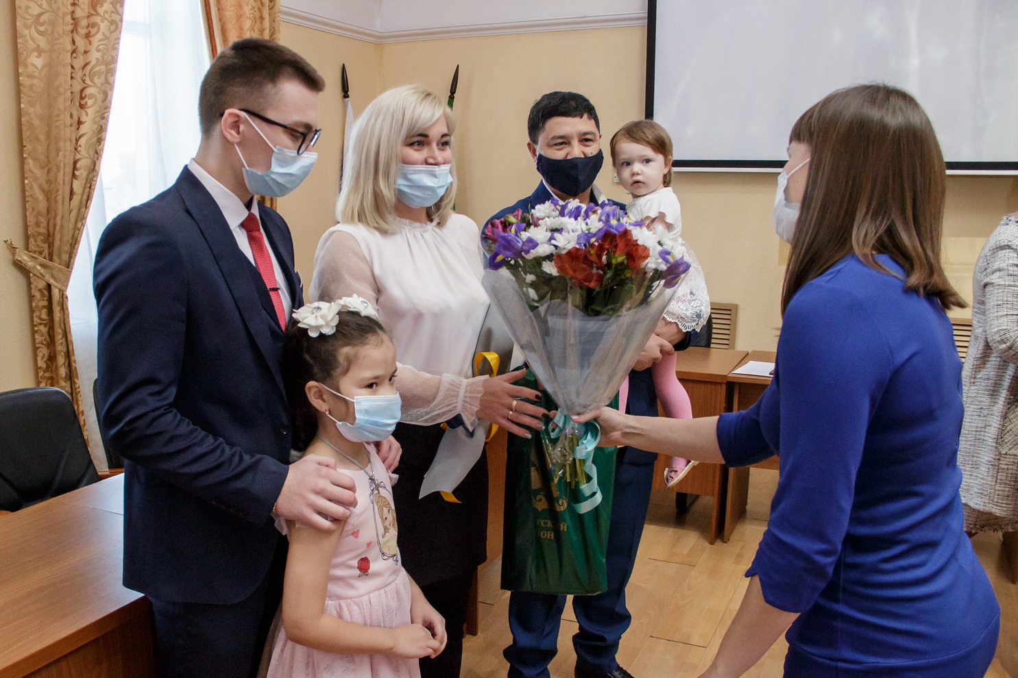 Кунгуровы из Молодежного стали вторым в номинации «Многодетная семья»