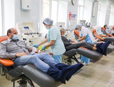 Депутаты приняли участие в донорской акции