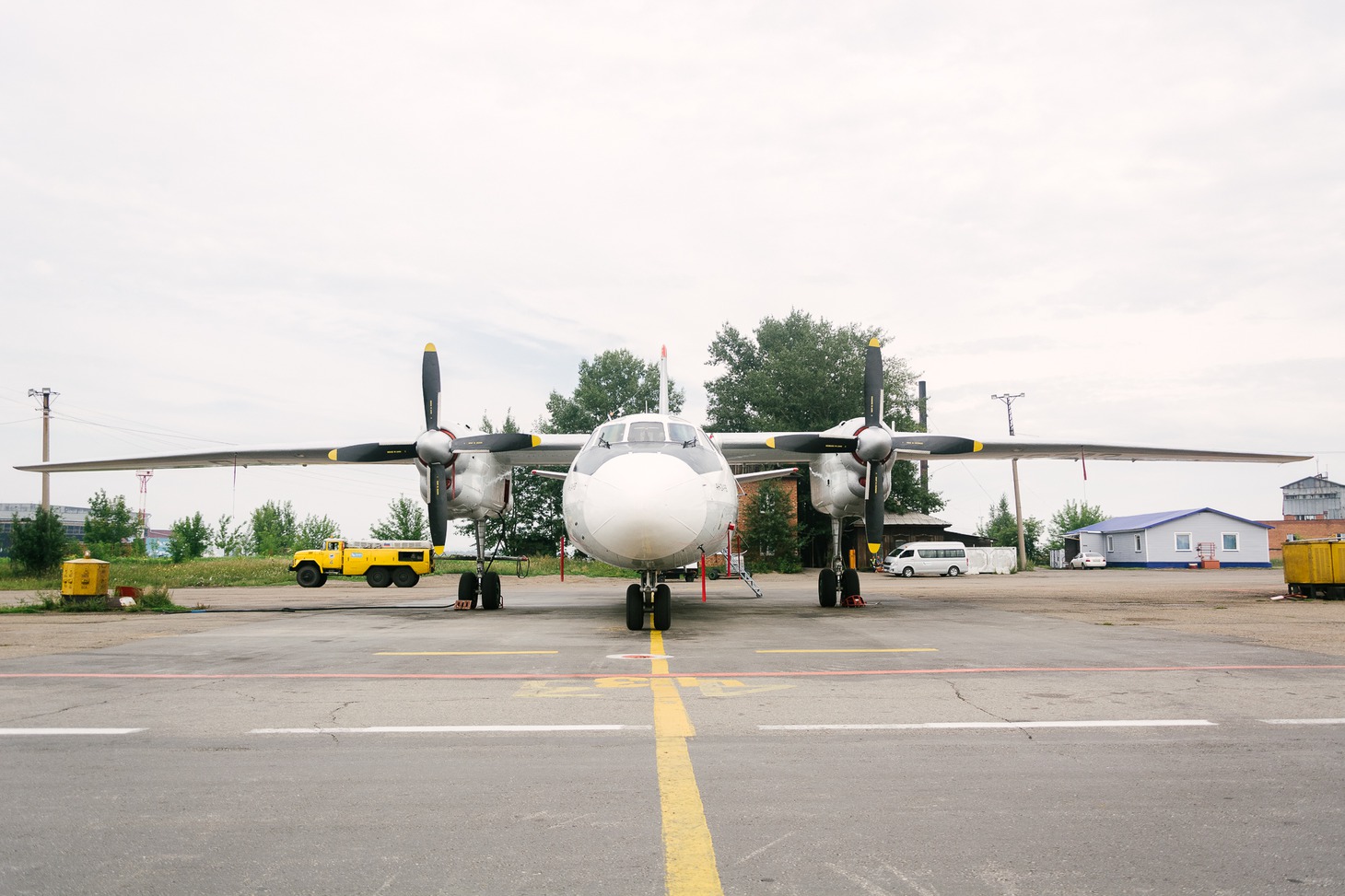 Преимущество этих самолётов в том, что они могут садиться на грунтовые полосы