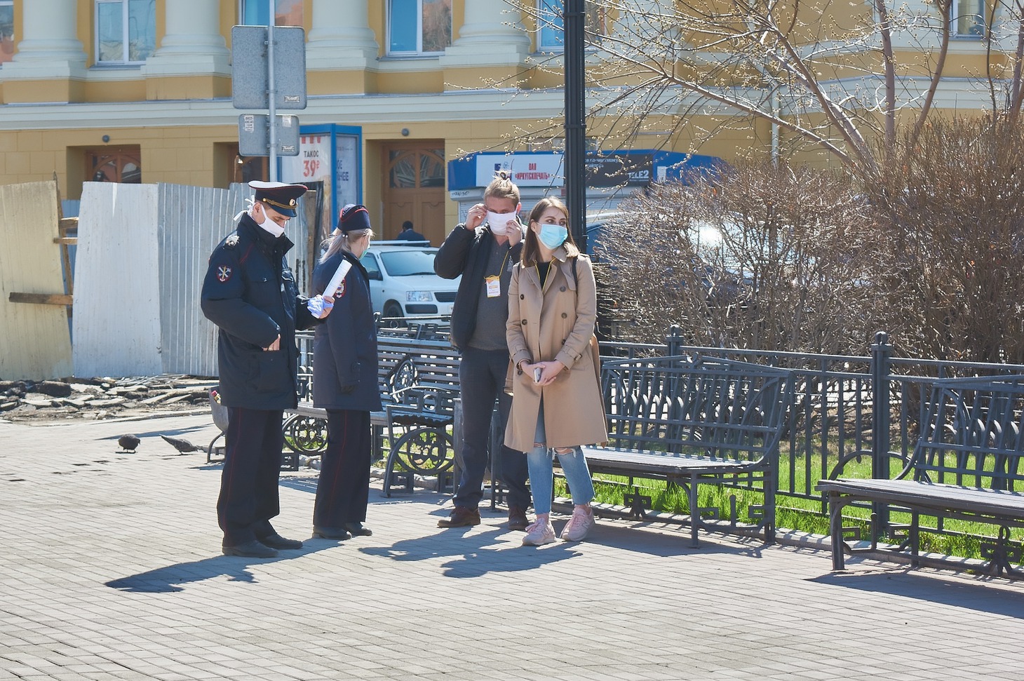 В городе продолжают проверять жителей на ношение масок