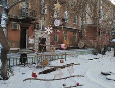 Елка на Карла Маркса, 31. За фото спасибо Роману Р.