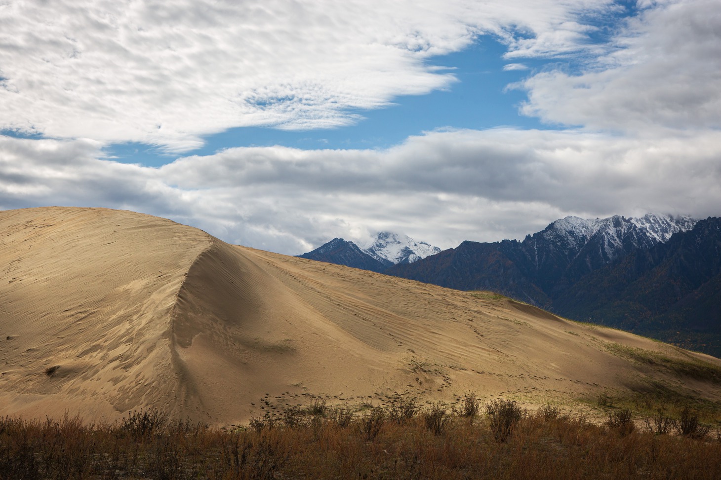 Пески: вид на хребет