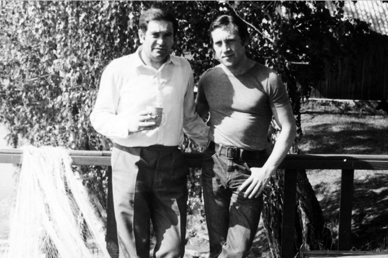 Владимир Высоцкий на отдыхе в «Чистых Ключах», Иркутской области. Фото Леонида Мончинского (20 июня 1976 года)