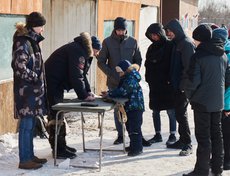 Желающие могли попробовать разобрать и собрать автомат.