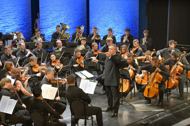 Оркестр Мариинского театра на фестивале в 2015 году. Фото Игоря Сирохина