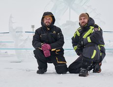 Победители фестиваля — команда «К_р_а_й_л_ь_д_а» (Матвей Ваваев и Сергей Николаев). Профессионально занимаются льдом с 2003 года. Постоянные участники российских и зарубежных фестивалей.