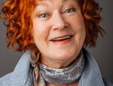 Нина Соколова, 71 год: «Меня только здоровье иногда садит на место. А так, по желаниям и эмоциям мне примерно 40. Я просто в паспорт редко заглядываю и забываю о возрасте»