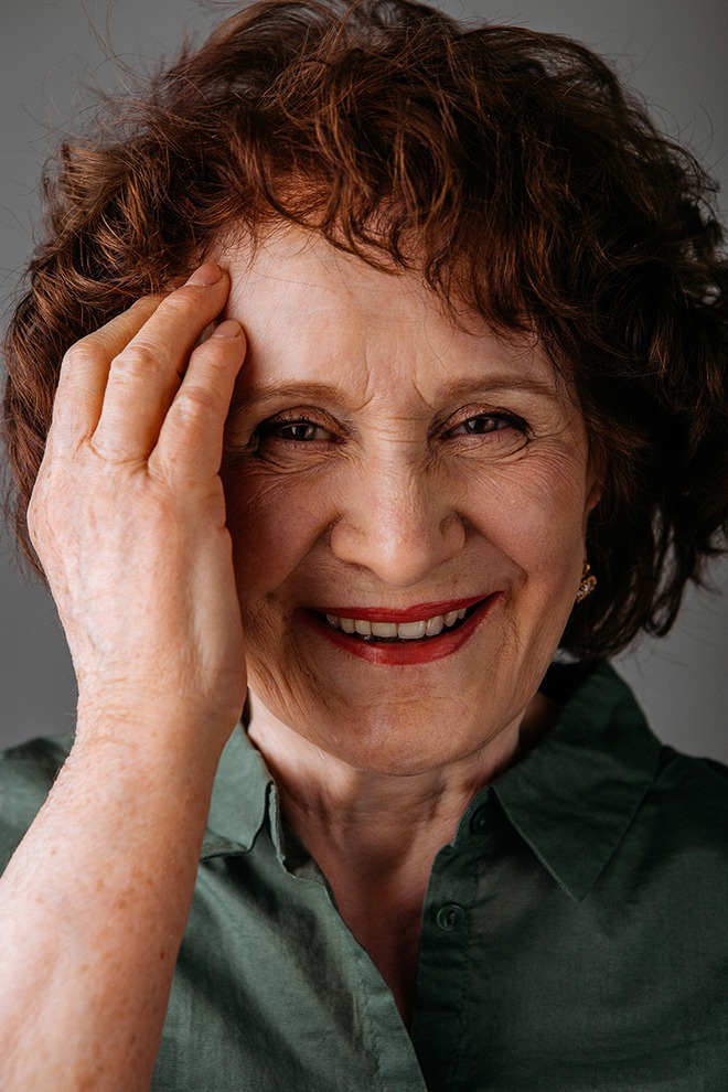 Лариса Дюндик, 77 лет: «Я как-то никогда не задумывалась о красоте. Если людям приятно общаться со мной, значит я для них красива. Для меня высокомерие — некрасиво. Холодность — некрасиво. Равнодушие — некрасиво. Тут никакая внешность не спасет».