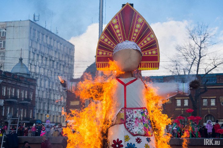 Сжигание Масленицы в 2020 году. Фото Анастасии Токарской, IRK.ru