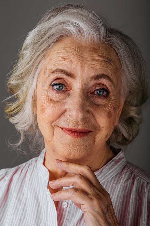 Галина Черняева, 83 года: «Мне грустно жить, потому что я осталась одна. Я всё равно нахожу радость в книгах».
