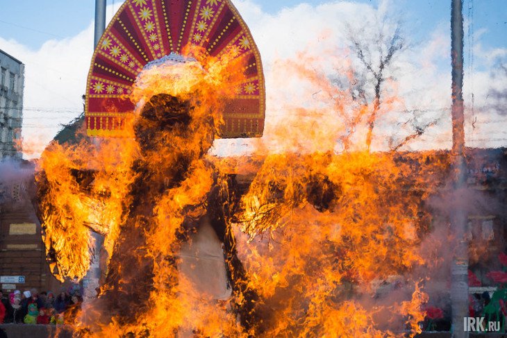 Сжигание Масленицы в 2020 году. Фото Анастасии Токарской, IRK.ru