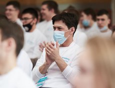 Представители En+ Group обсудили со студентами ИРНИТУ перспективные профессии будущего, навыки, необходимые для работы на производстве, а также карьерные возможности для молодых специалистов.