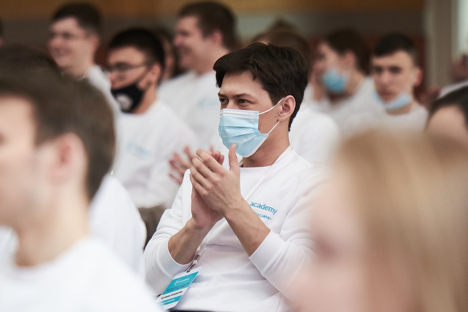 Представители En+ Group обсудили со студентами ИРНИТУ перспективные профессии будущего, навыки, необходимые для работы на производстве, а также карьерные возможности для молодых специалистов.