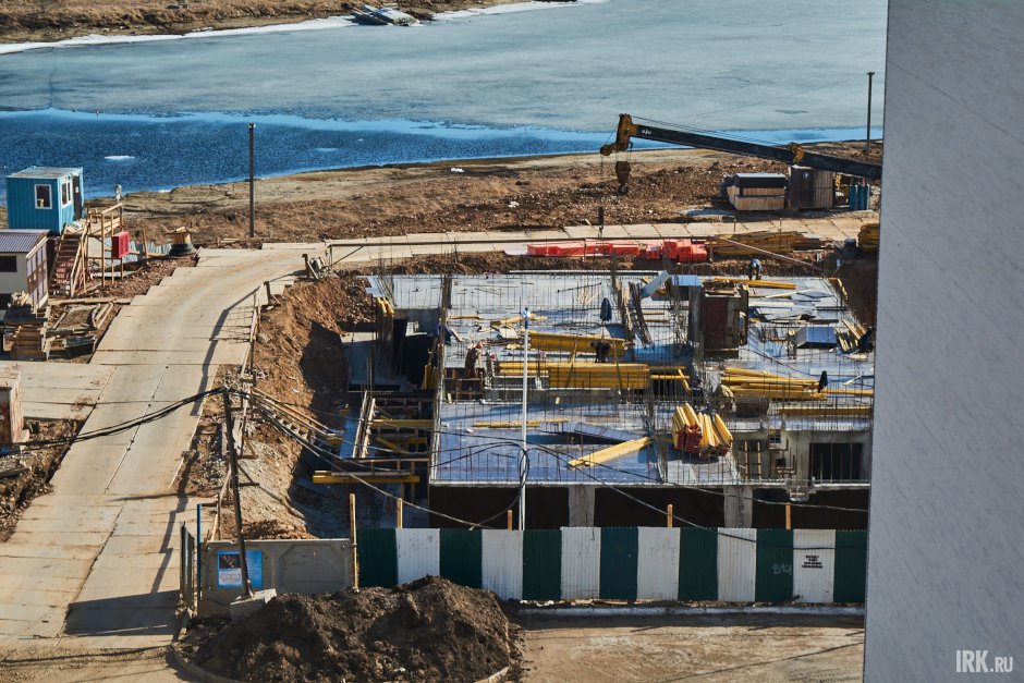 Жильцы предполагают, что строить вблизи воды дома такой этажности небезопасно для всех, с учетом повышенной сейсмичности региона