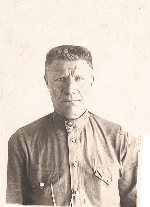Мой дед - Атрощенко Яков Миронович 1902 года рождения воевал в Великую войну, был ранен в 1943 году, по ранению вернулся домой