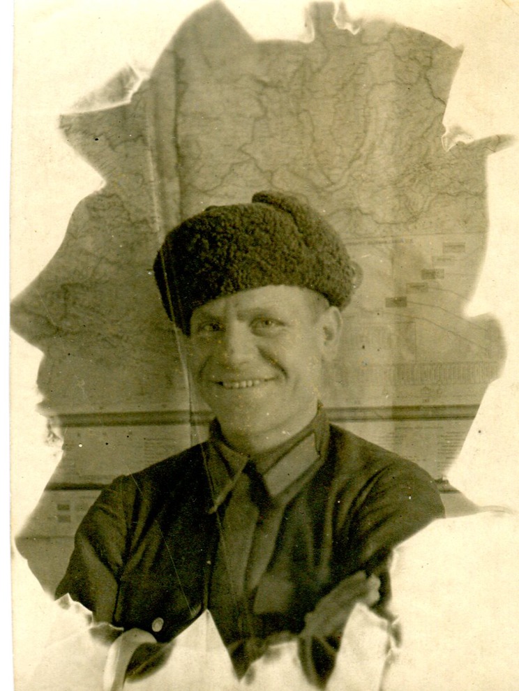 Селезнев Василий Спиридонович, 1915-1986. Воевал на Дальнем Востоке с Японией. Военные действия велись и в Манчжурии. Воинское звание красноармеец; ст. сержант