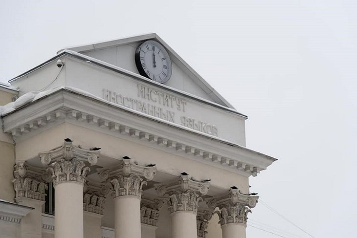Здание бывшего ИГЛУ с фронтонами. Фото с сайта facebook.ru
