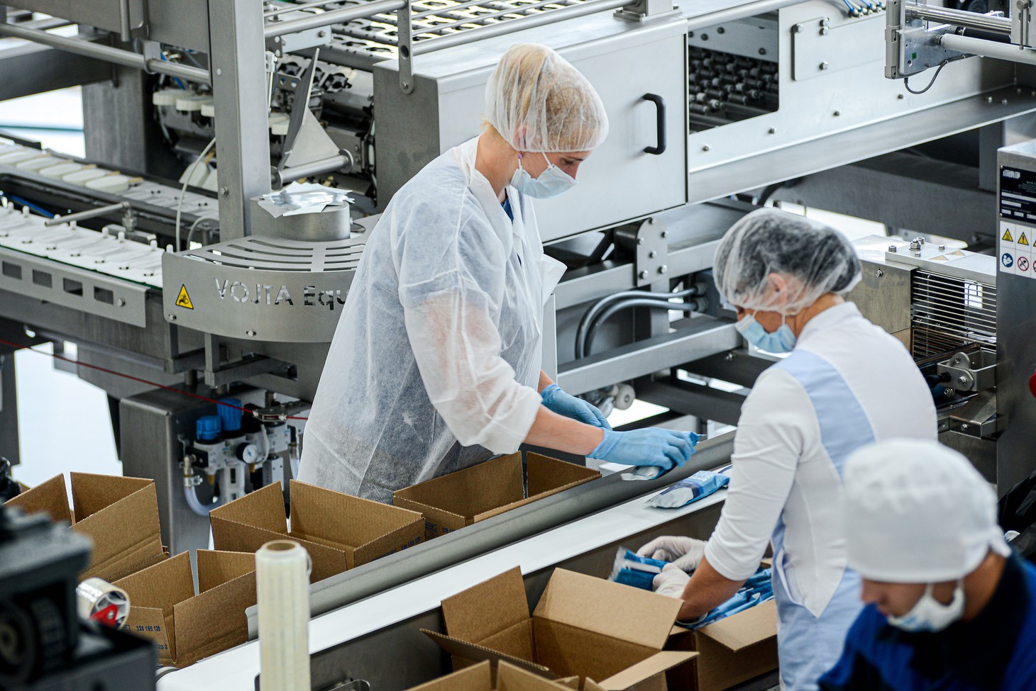 На фабрике заняты около 30 работников