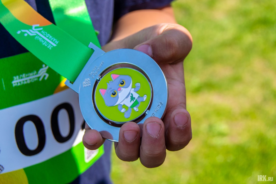 На финише короткой дистанции каждого ждала медаль-трансформер.