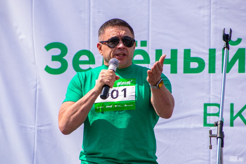 Александр Абрамкин, председатель Байкальского банка Сбербанка: «Мы живем с Иркутском в одном ритме, и то, что именно сегодня совпали такие важные даты и события — День города, юбилей Иркутска и наш Зеленый марафон — символично».