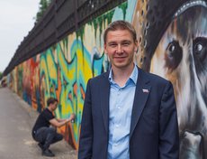Максим Девочкин:  Возможно, мы уже будем скоро разрисовывать также фасады домов