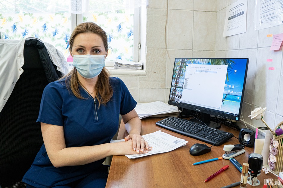 Любовь Костюнина: «Нужно вакцинироваться. Именно вакцина позволит снизить мутагенность вируса. Если будет вакцинировано 60-70 процентов населения, такой ситуации, как с третьей волной, мы можем избежать».