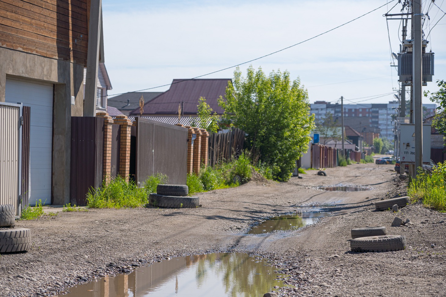 «Важно, чтобы могли спокойно доехать на работу и домой по ровным и удобным дорогам», — говорит Алексей Кудрявцев