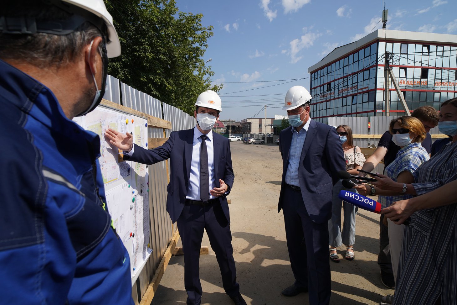 Чтобы не проводить два ремонта – все сделают за раз.