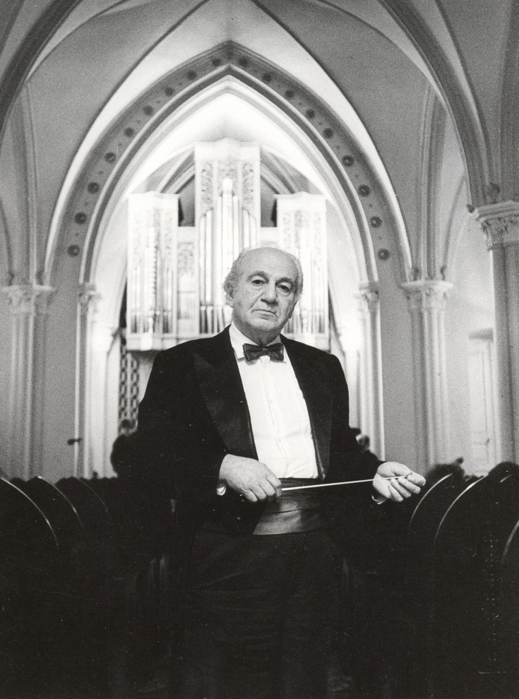 1995 год. Скрипач Лев Касабов, основатель и художественный руководитель в течение 20 с лишним лет камерного оркестра Иркутской областной филармонии