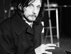 Владимир Соколов — основатель музыкальной группы «Пилигримы» в ТЮЗе. В дальнейшем им был создан «Театр Пилигримов»