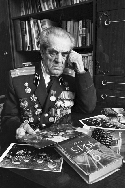 1992 год. Участник Великой Отечественной войны, Герой Советского Союза Василий Петрович Лызин