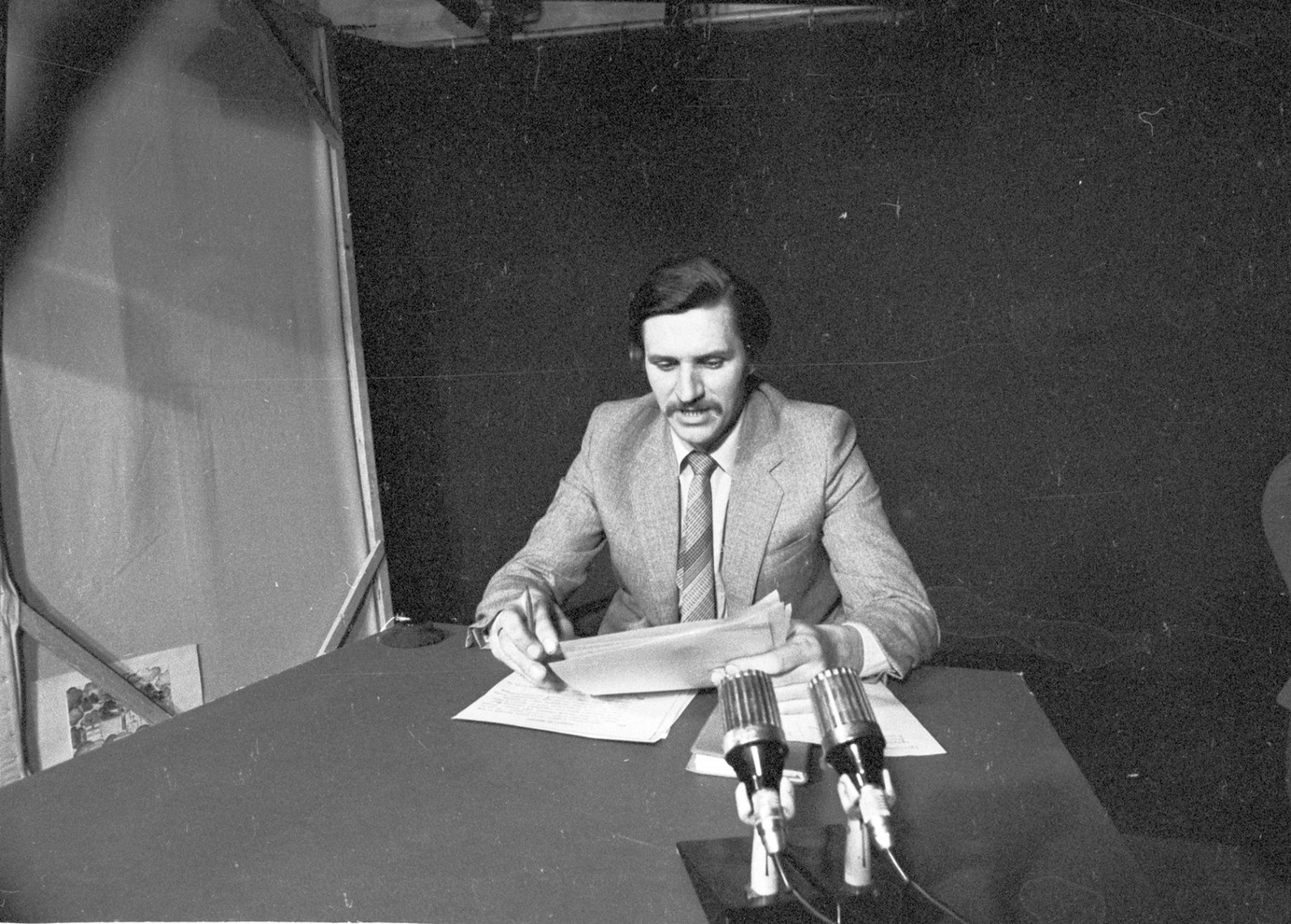 Диктор Владимир Хомутов