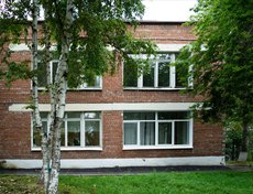 В детсаду №96 уже поставили несколько новых окон, оставшиеся планируется заменить после осенней корректировки бюджета.