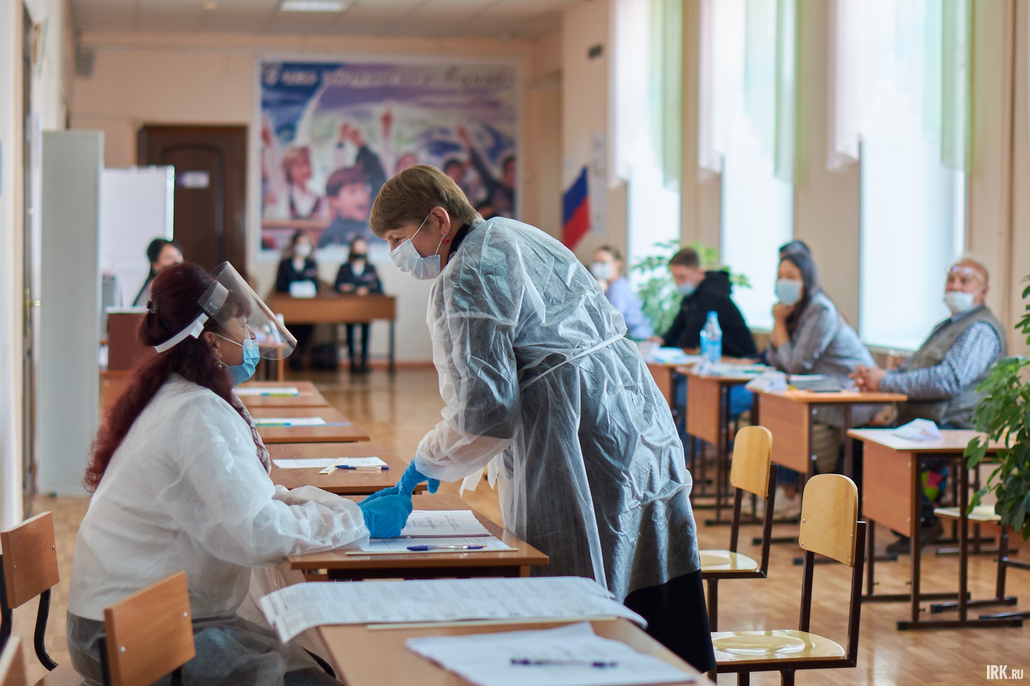 Избирательный участок № 747 в школе № 64 на Гидростроителей