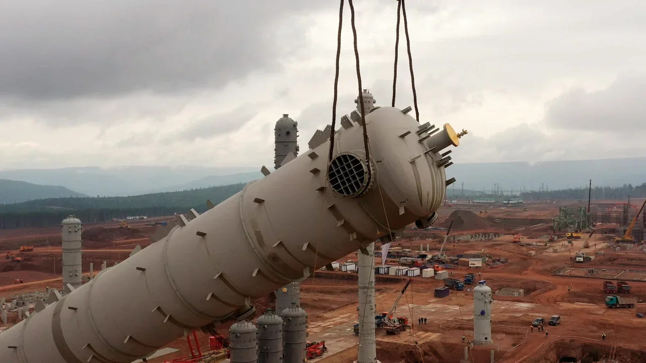 Монтаж этиленовой колонны