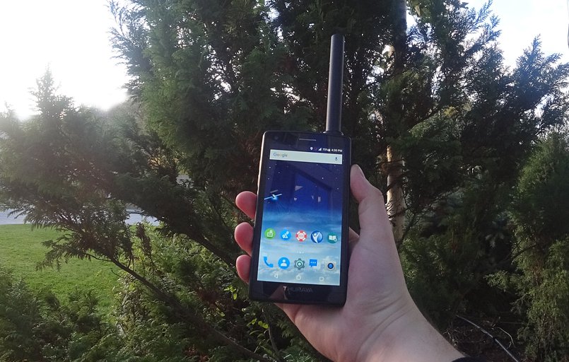 Thuraya X5-Touch — спутниковый смартфон на базе Android, 2 SIM-карты GSM и спутниковая