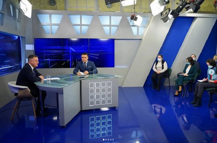 Пресс-конференция с губернатором Иркутской области. Фото со страницы Игоря Кобзева в «Инстаграм»