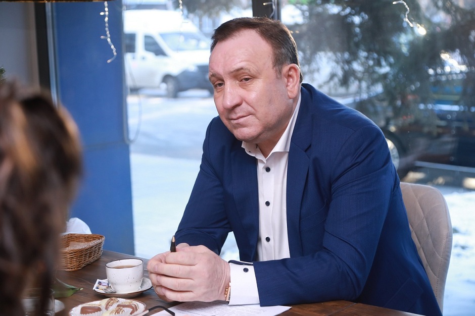 Леонид Фролов