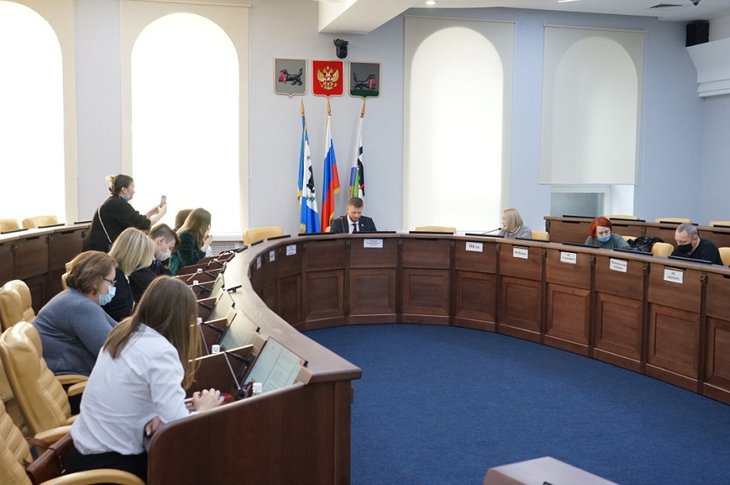 В 2021 году каждый депутатский округ получил дополнительно по десять миллионов рублей. Фото пресс-службы думы Иркутска